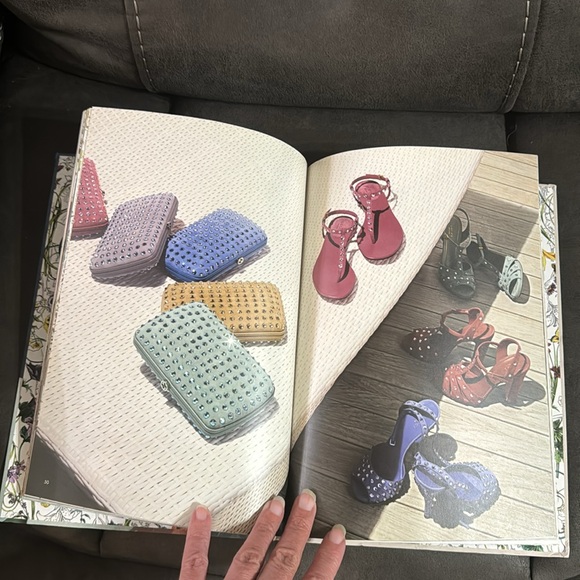 Gucci 2013 women’s collection cruise book - Picture 8 of 13